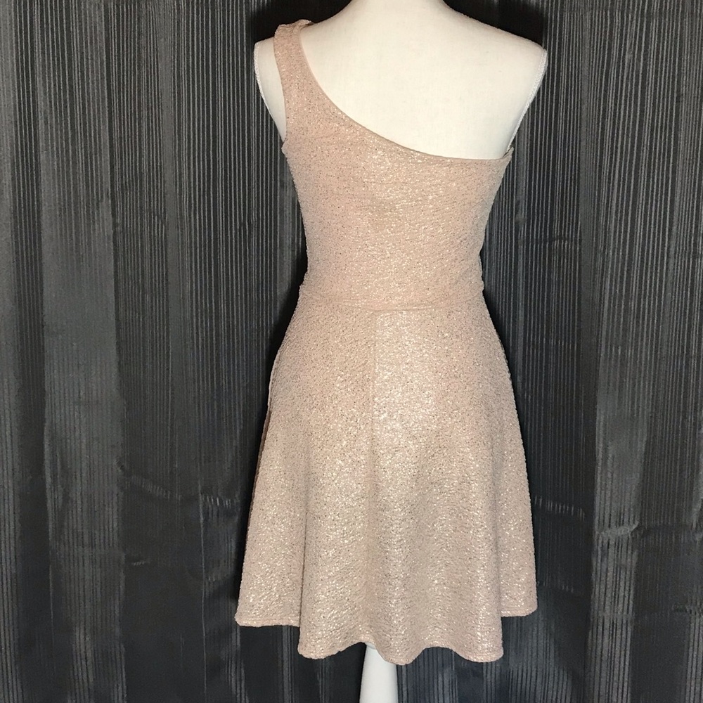 dress for young - Picture 7 of 8